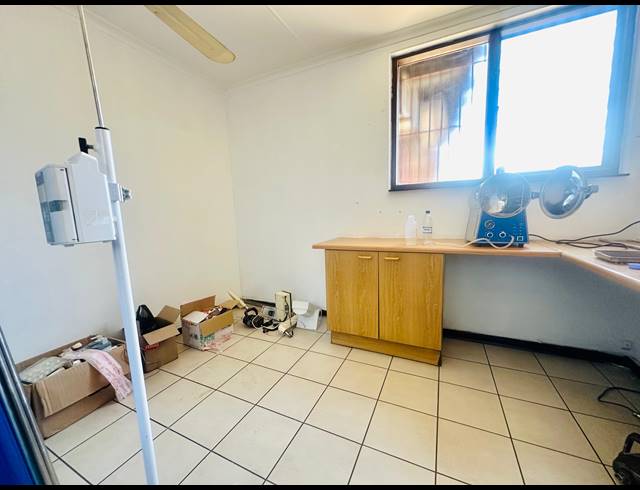 475M² MEDICAL SUITE TO LET IN ALBERTON NORTH